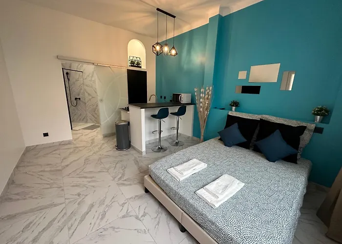 La Maison De Julia Menton Studio Bleute