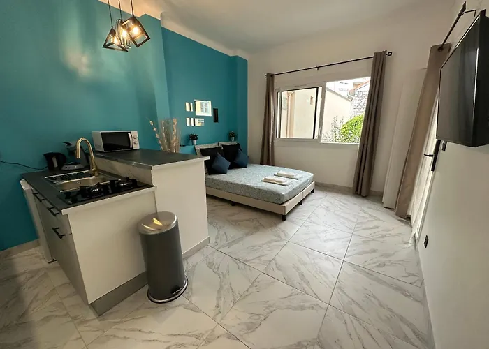 La Maison De Julia Menton Studio Bleute
